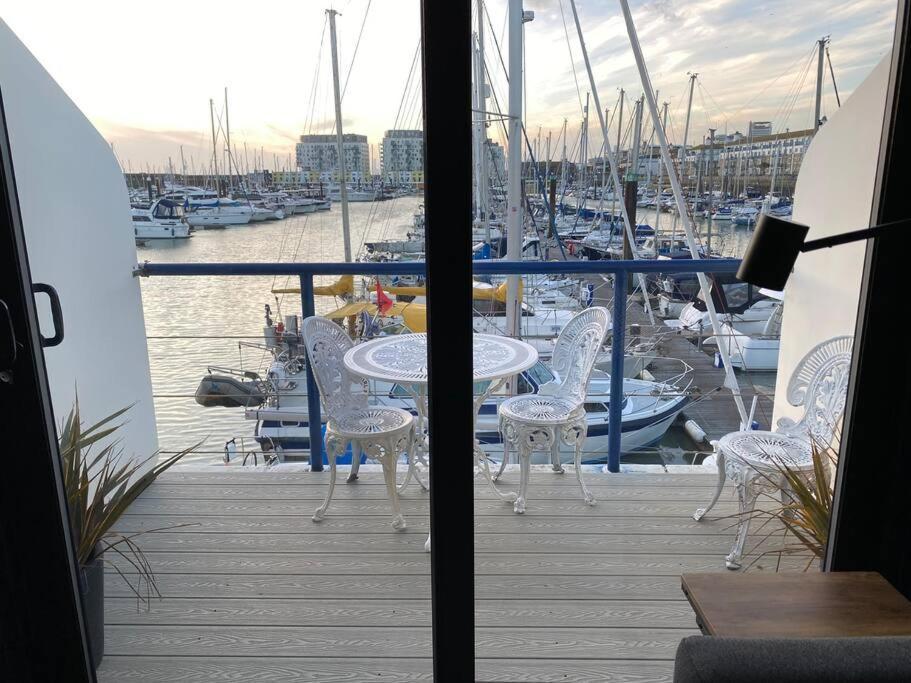 Seascape - Floating Home At Brighton Marina With Free Parking Eksteriør billede