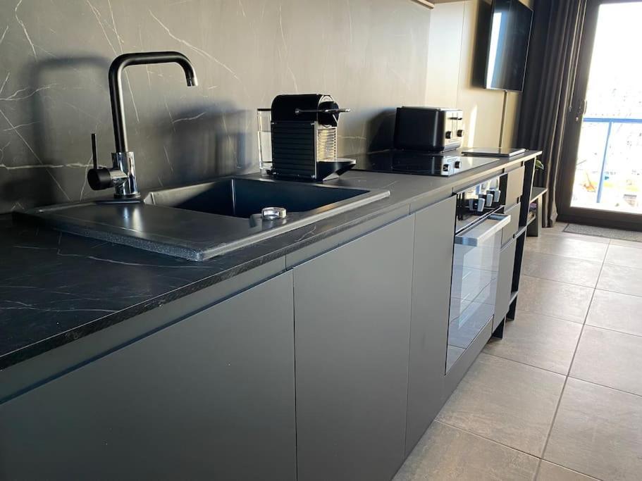 Seascape - Floating Home At Brighton Marina With Free Parking Eksteriør billede