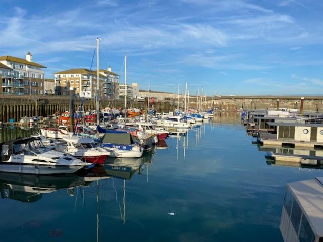 Seascape - Floating Home At Brighton Marina With Free Parking Eksteriør billede